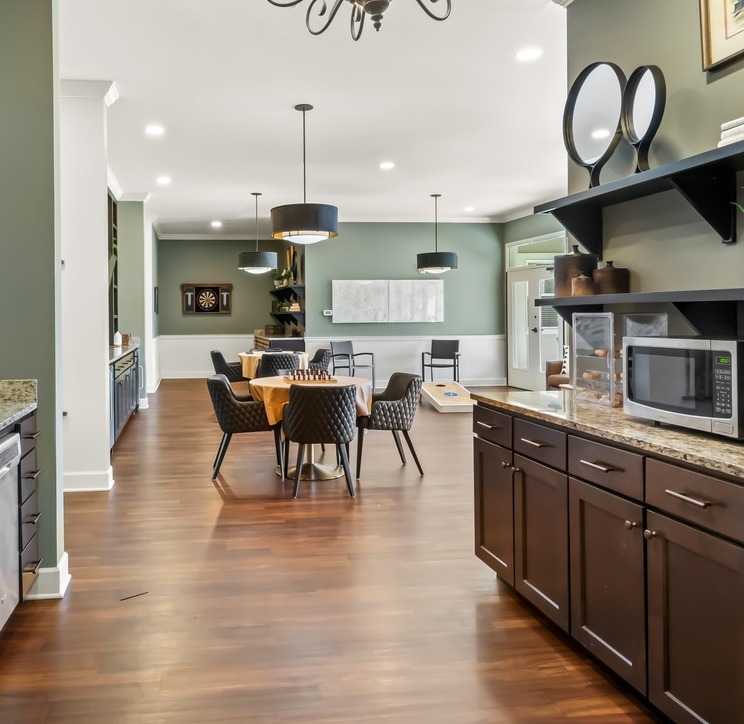 Acworth LivingArea5-1 - 724 header