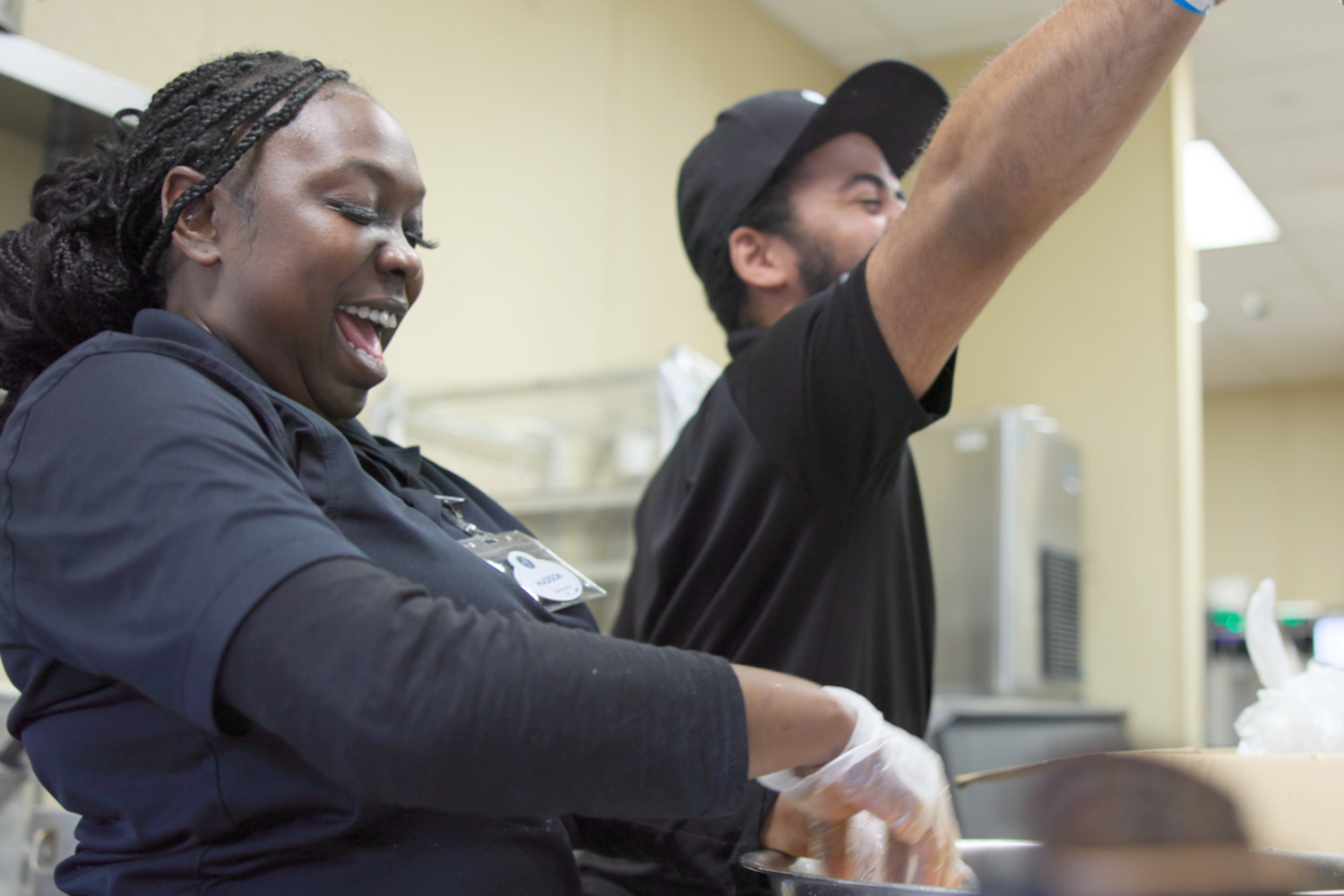 arbor-terrace-acworth-dining-staff-1