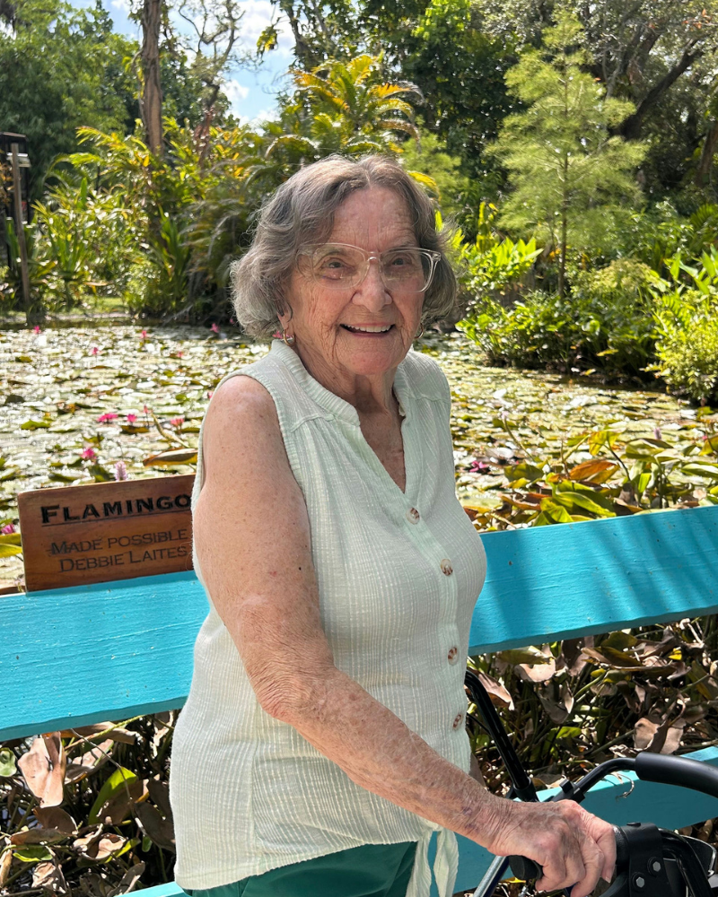 Barrington Terrace of Fort Myers - day out on the zoo - Social-1