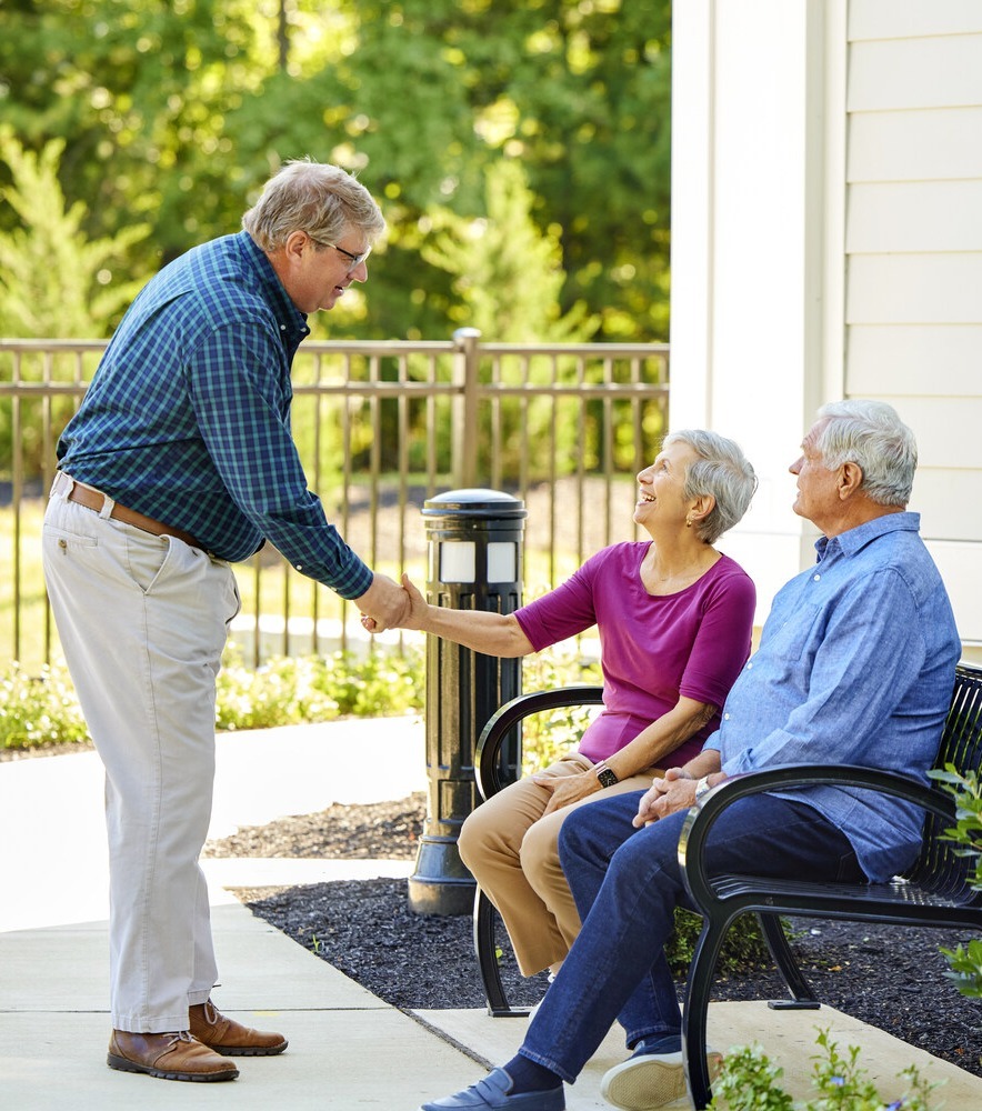 TheArborCompany_EmployeeGreetingSeniorCouple