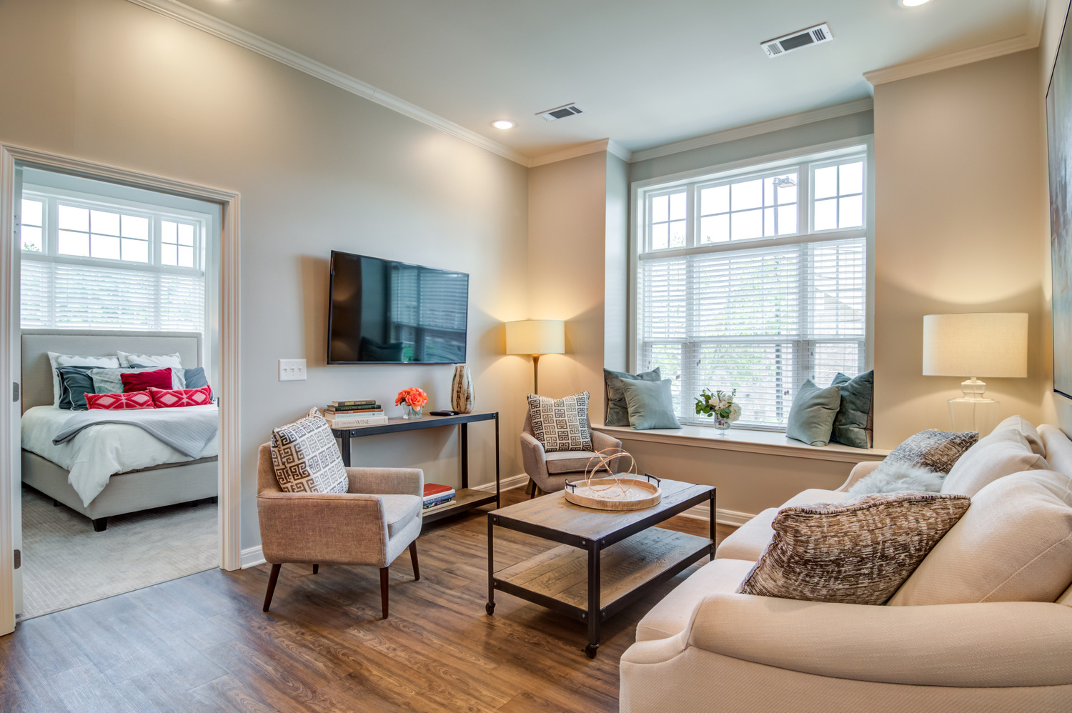 Arbor Terrace Hamilton Mill Apartment Living Room