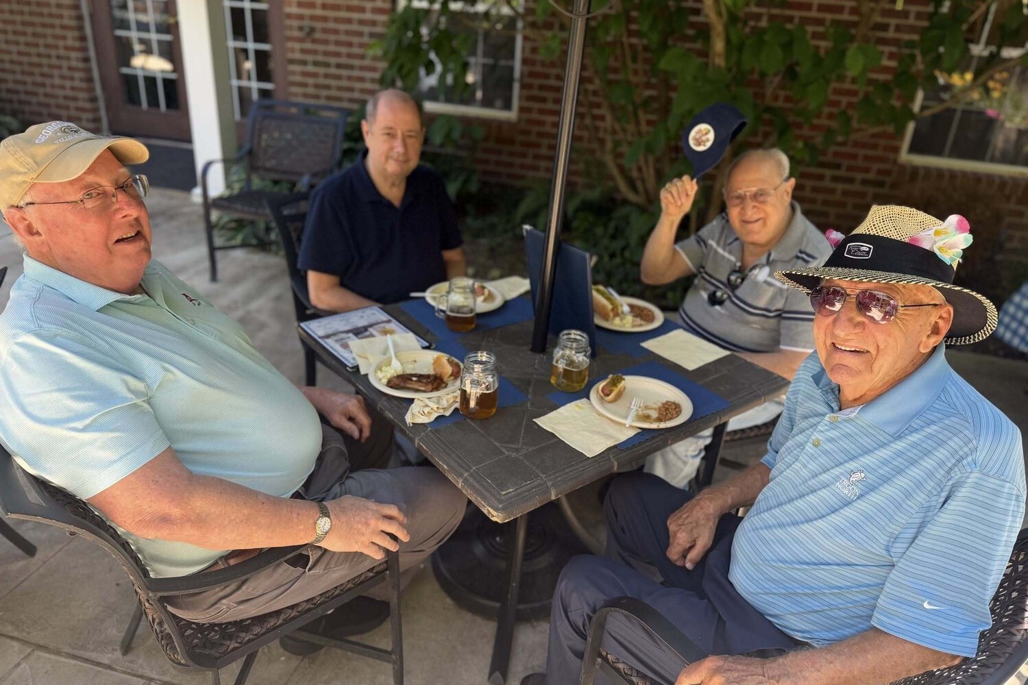 herndon-residents-cookout-table-group