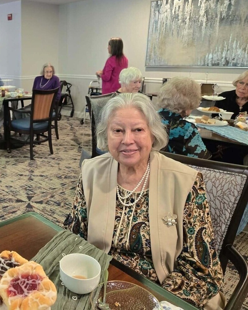 herndon-residents-pastries-festive-tea