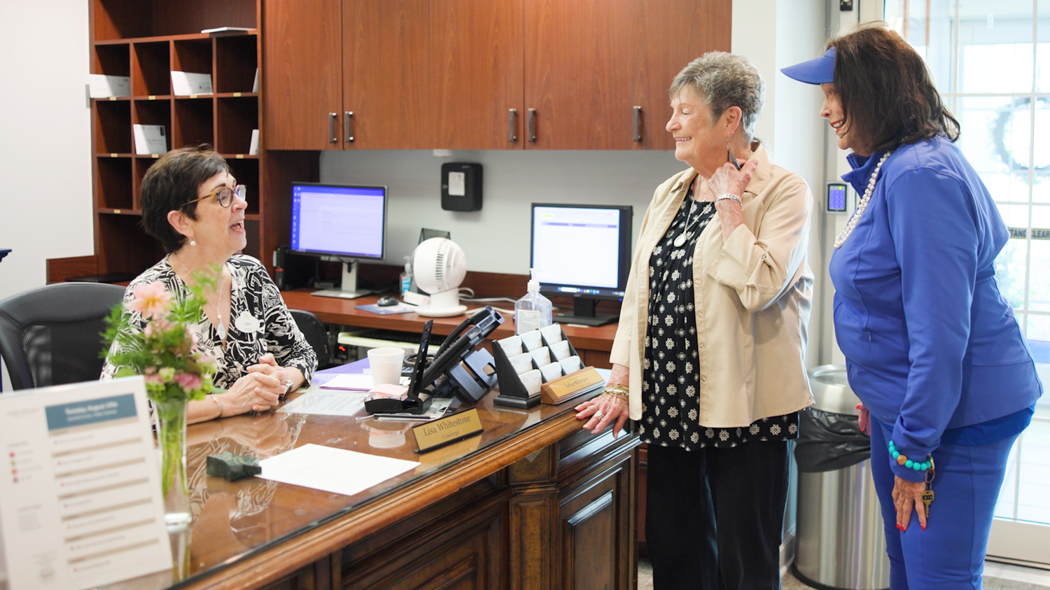 Knoxville-residents-and-staff-15