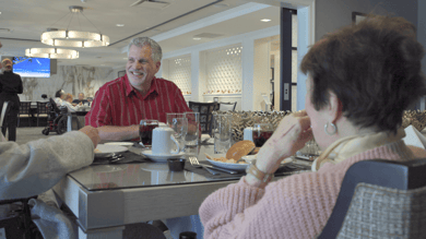 Arbor Terrace Marlton residents dining