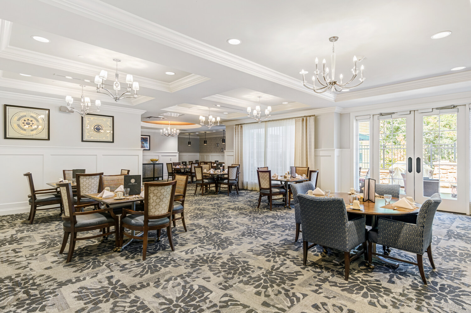 Arbor Terrace Norwood dining area