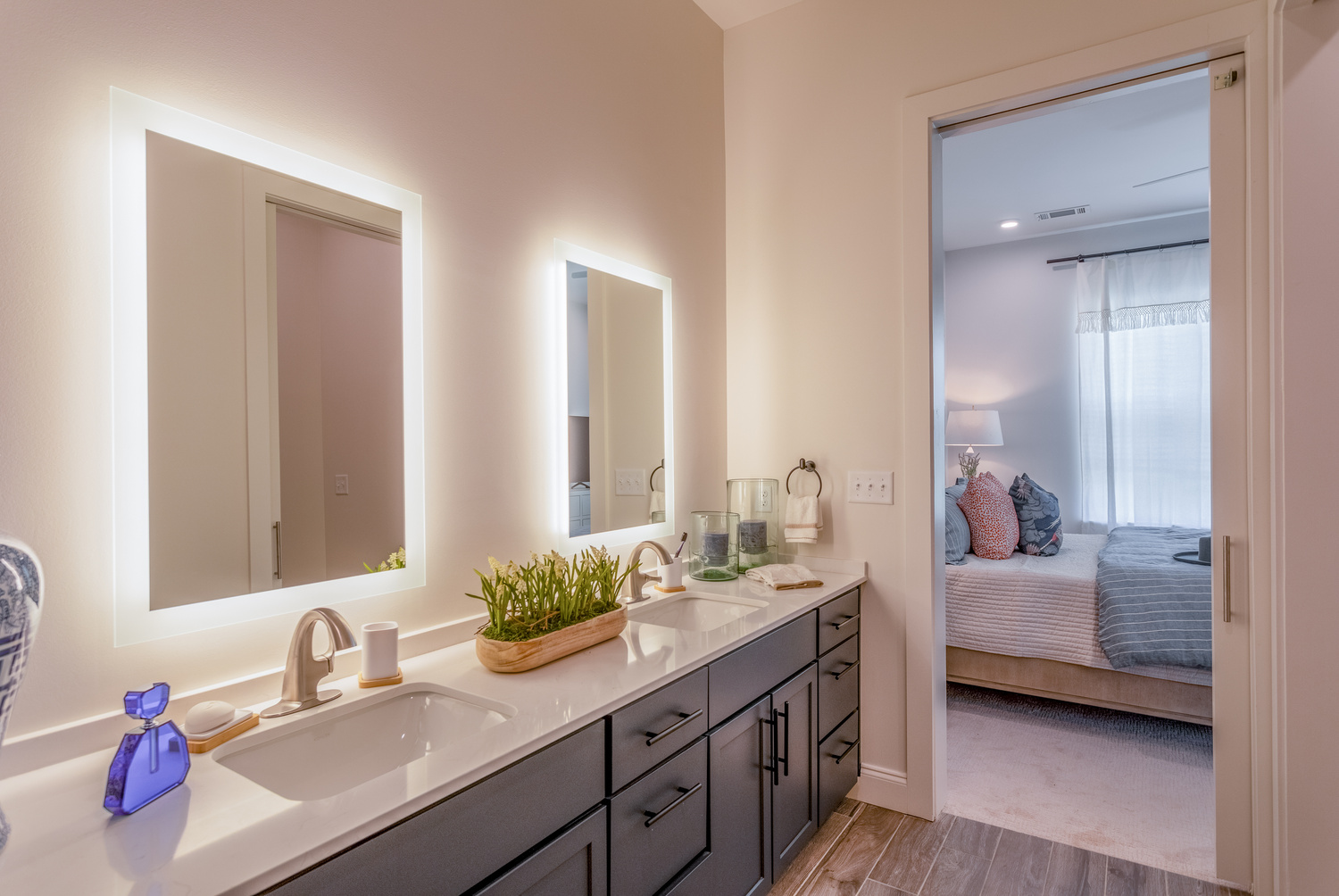 Opus East Memphis Apartment Bathroom
