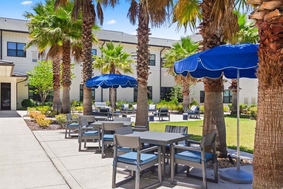 amelia-island-pool-seating-one