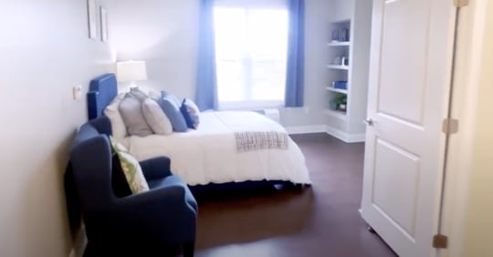 Tour-of-Arbor-Terrace-Cooper-City-Memory-Care-Apartment