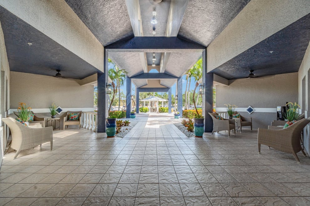 fort-myers-exterior-4