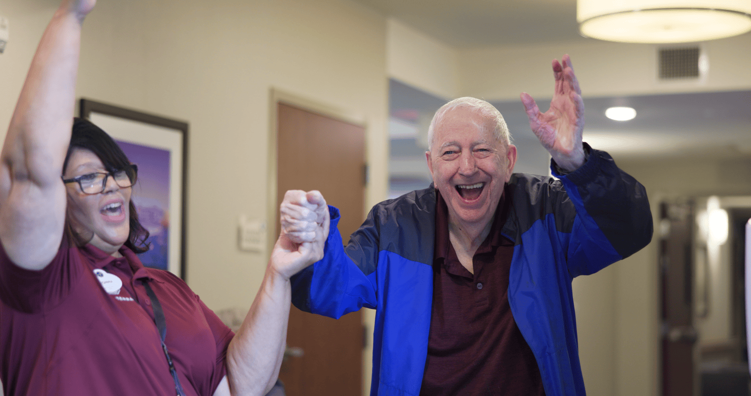 arbor-terrace-lakeway-residents-dancing