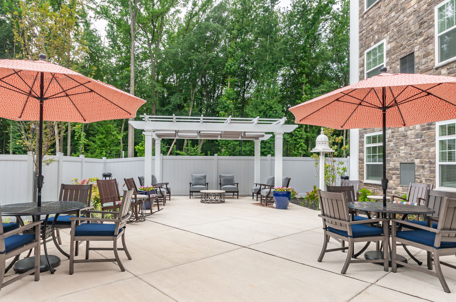 Arbor Terrace Marlton patio area 