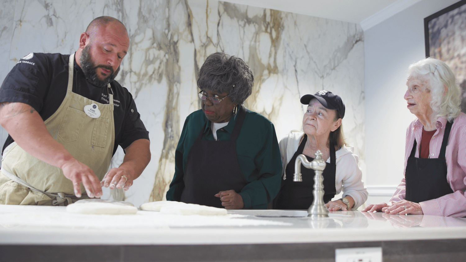 arbor-terrace-marlton-residents-cooking-lesson