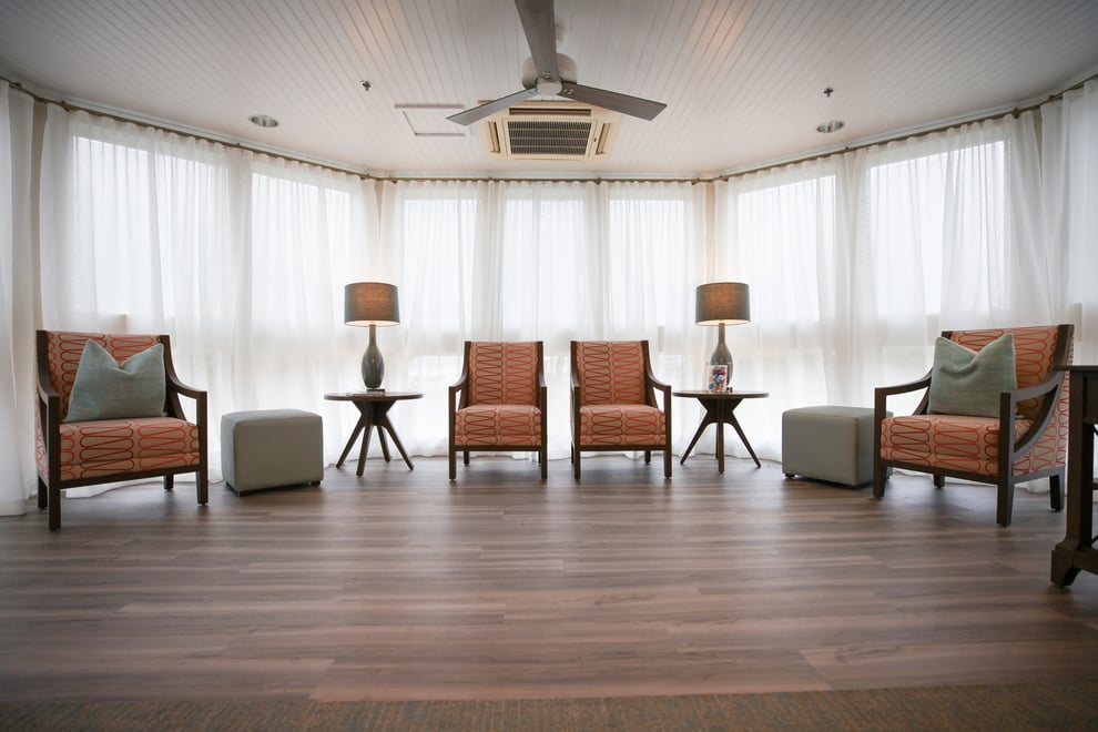 Spartanburg-hallway-end-1