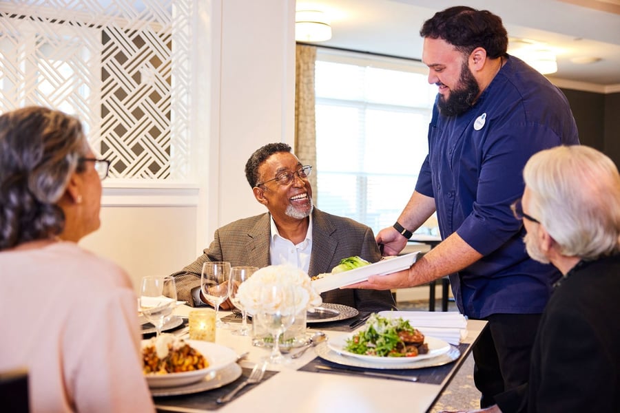 Arbor Terrace Marlton resident dining