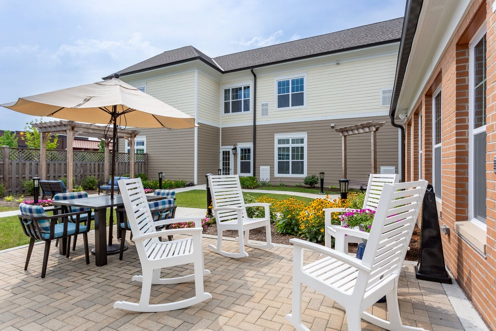 Arbor Terrace Glenview Patio