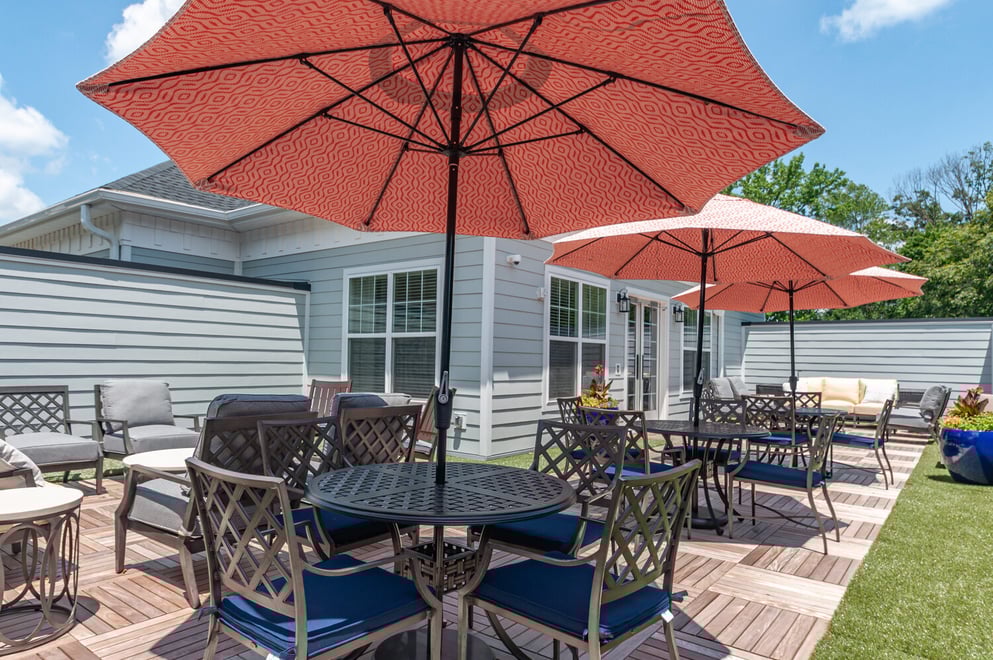 Arbor Terrace Marlton patio area 
