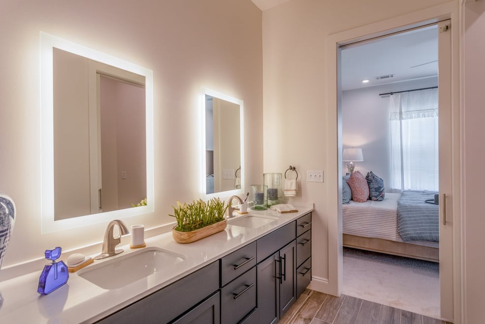 Opus East Memphis Apartment bathroom