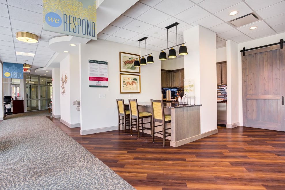 Summit of Uptown - Park Ridge-Bar Area