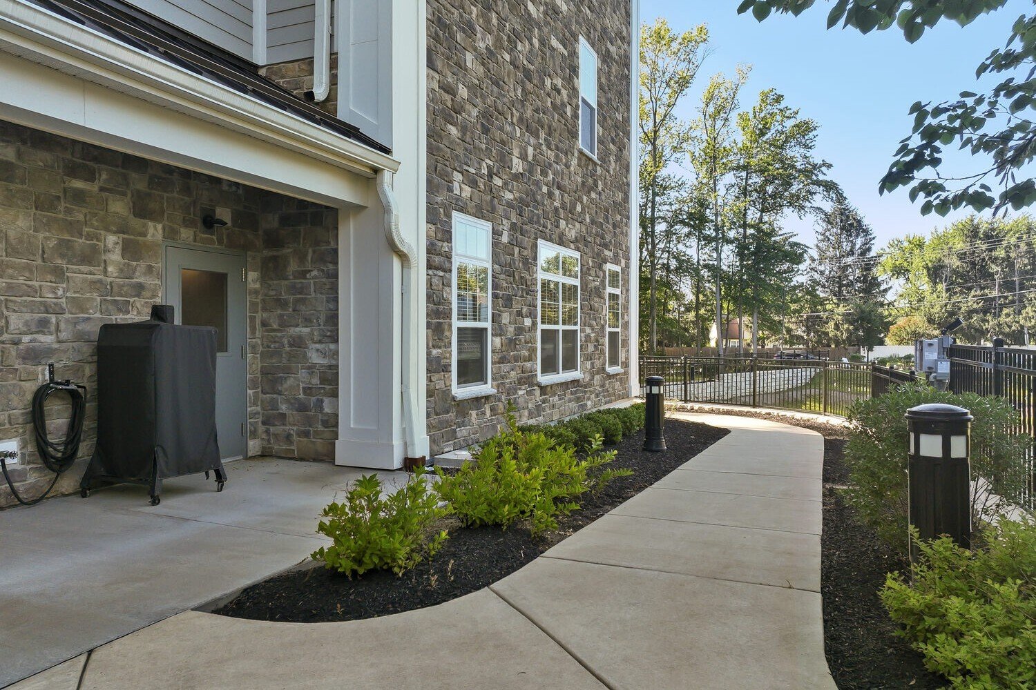 arbor-terrace-marlton-exterior-5