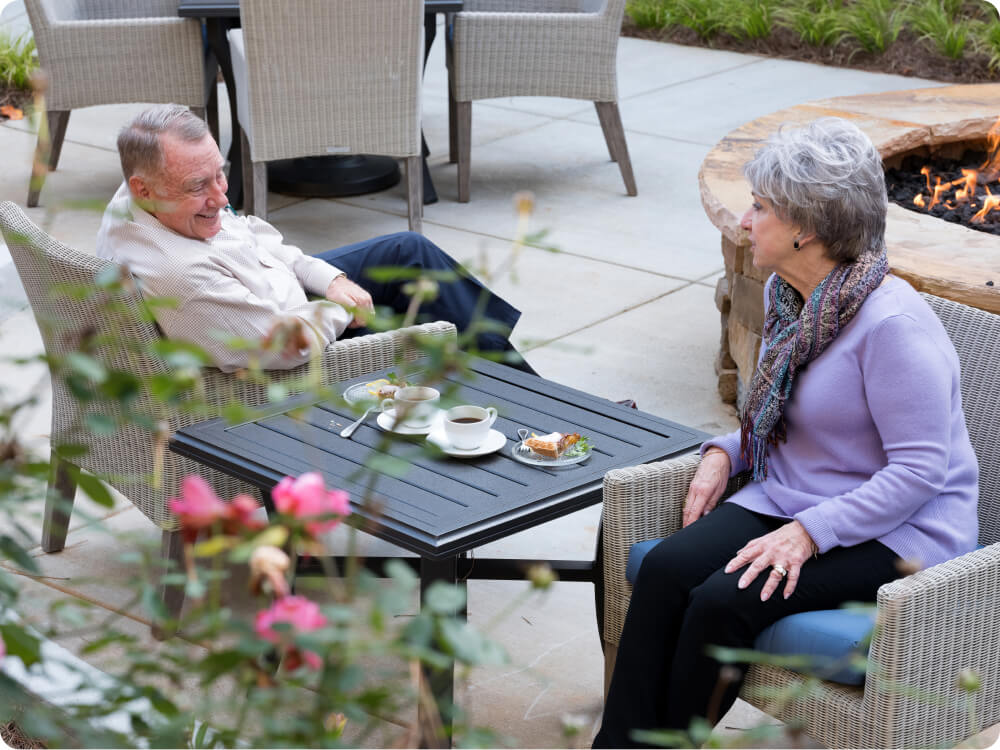 Couple transitioning in to Bridges senior living at Arbor